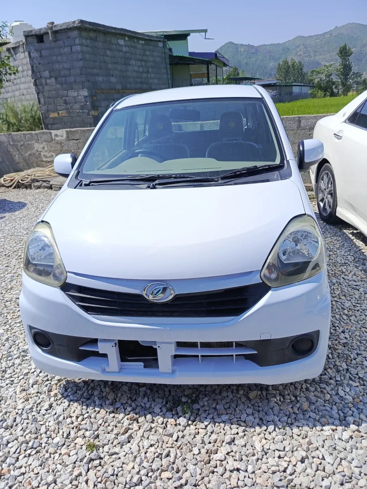 Daihatsu Mira e:S 2014 — photo 1