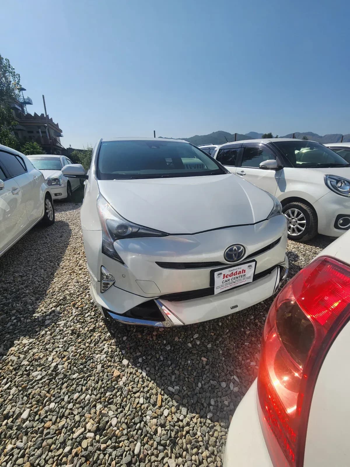 Toyota Prius 2017 — photo 1