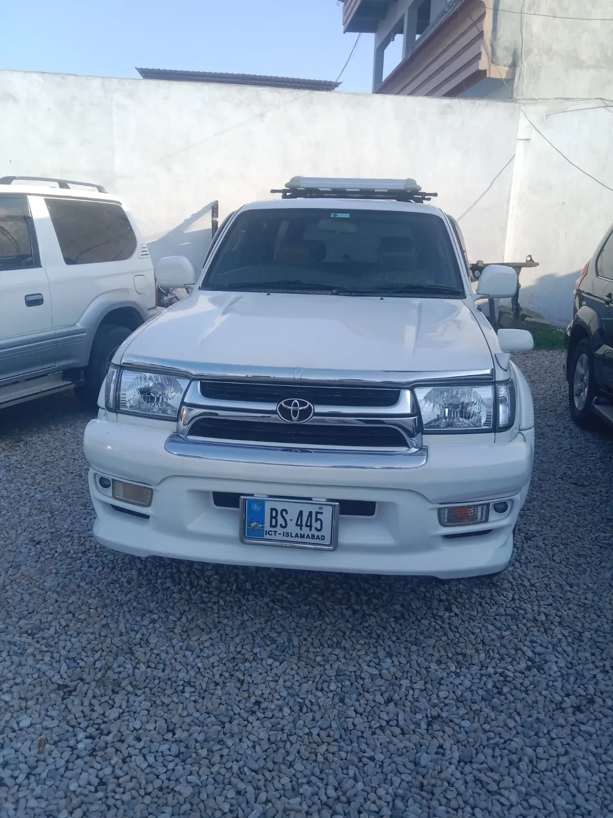 Toyota Hilux surf 2001 — photo 1