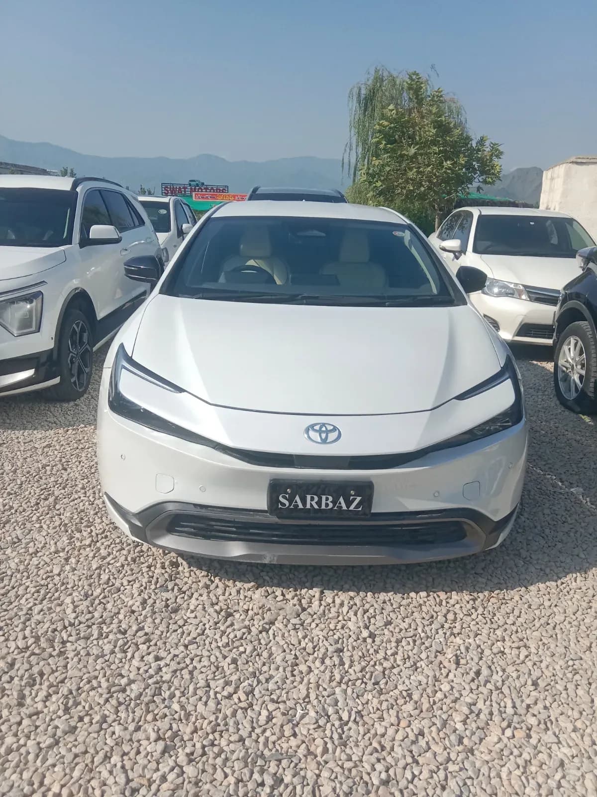 Toyota Prius 2023 — photo 1