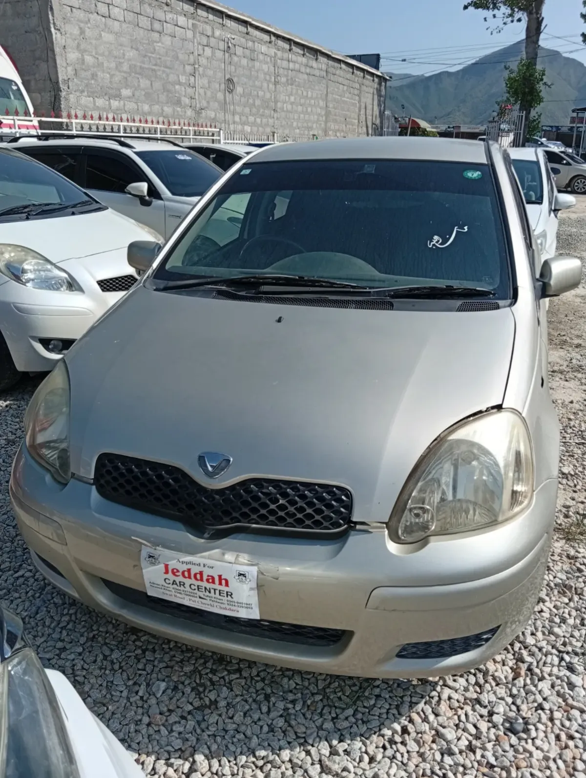 Toyota Vitz 2004 — photo 1
