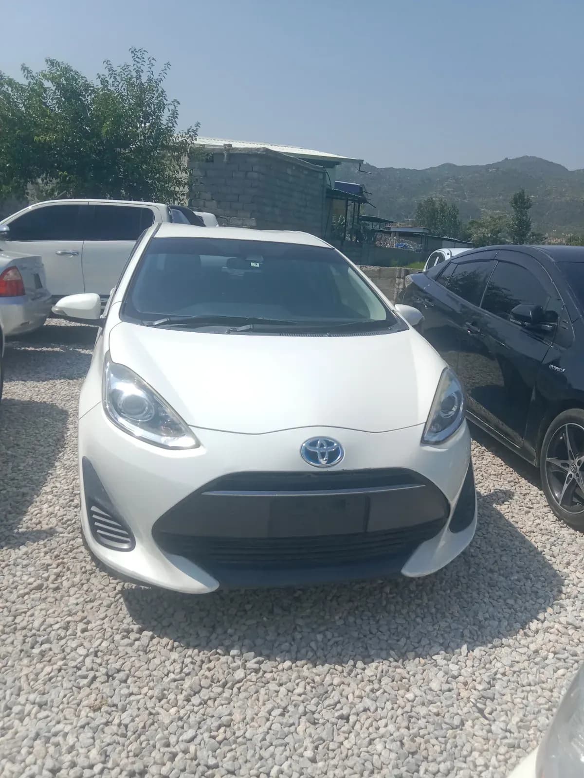 Toyota Aqua 2017 — photo 1