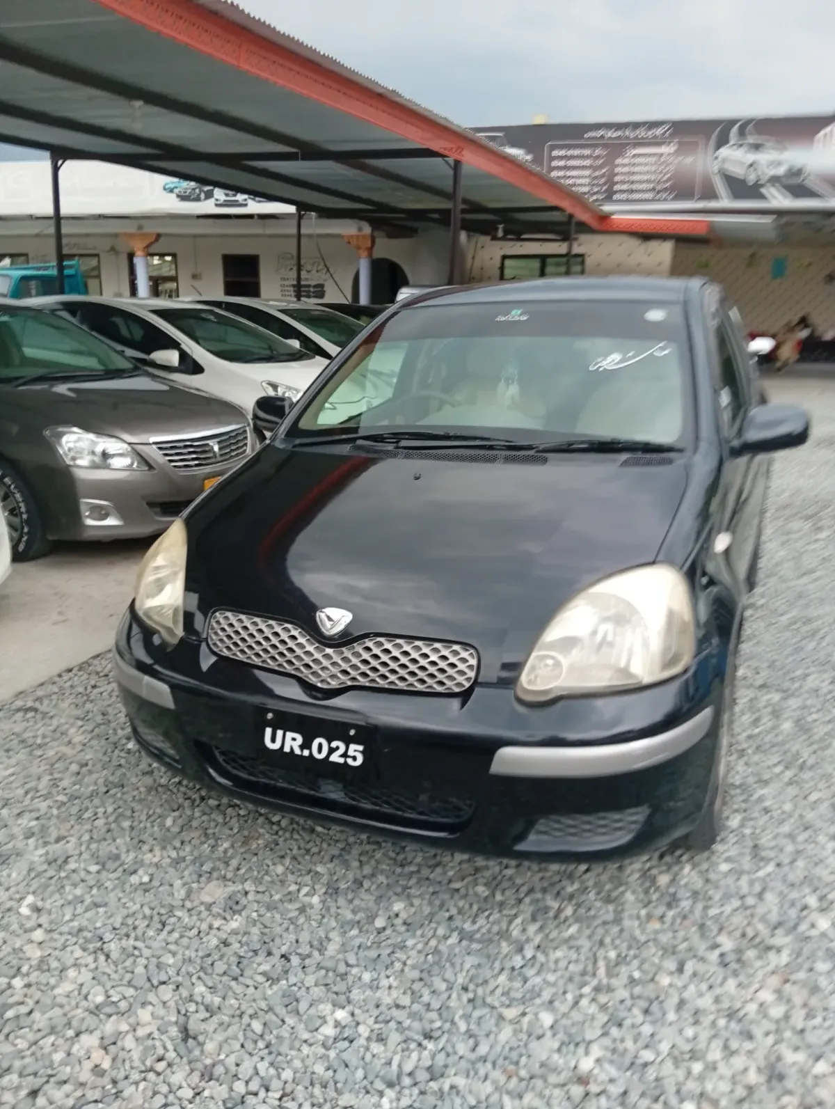Toyota Vitz 2003 — photo 1