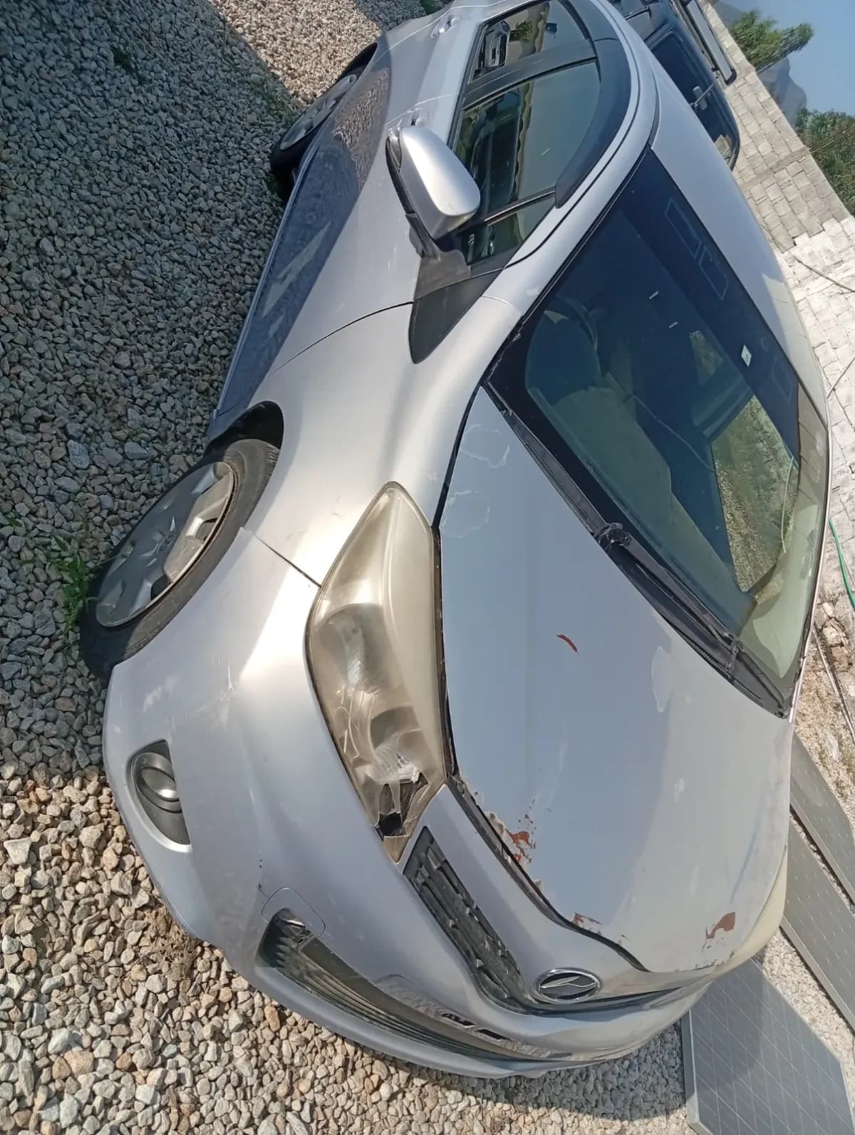 Toyota Vitz 2012 — photo 1
