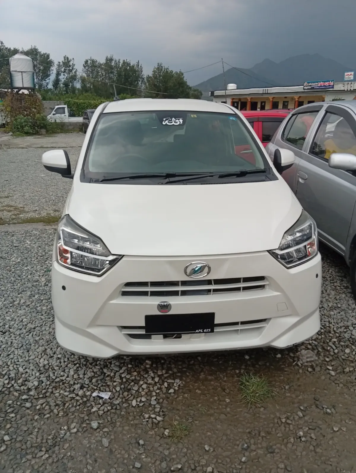 Daihatsu Mira e:S 2018 — photo 1