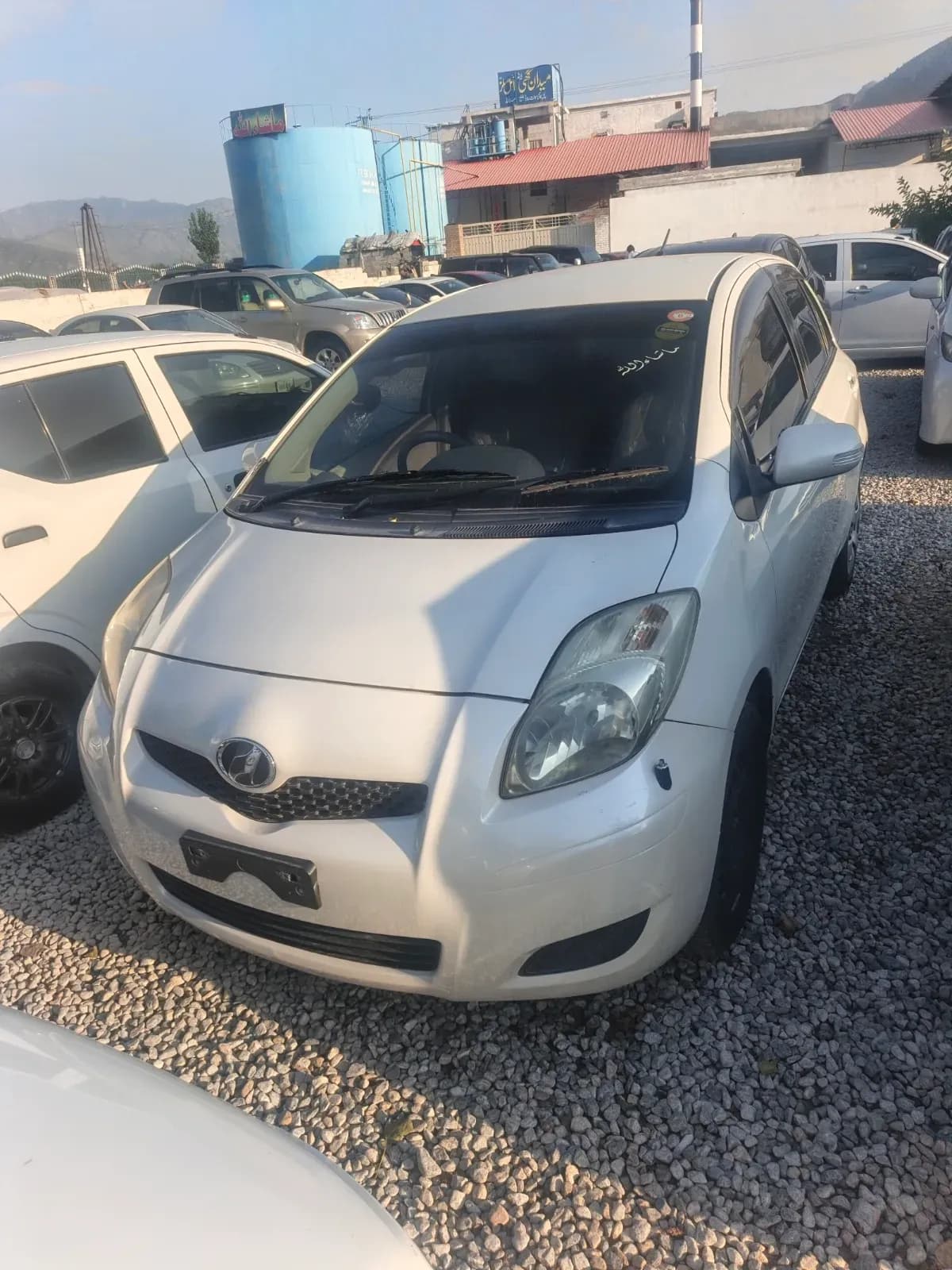 Toyota Vitz 2008 — photo 1