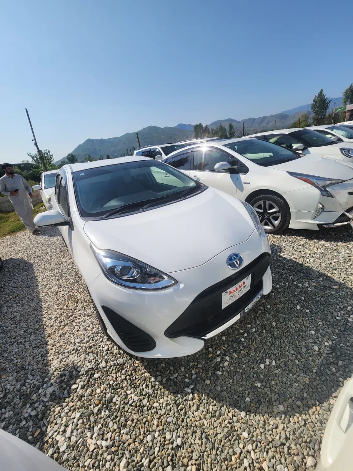 Toyota Aqua 2018 — photo 1
