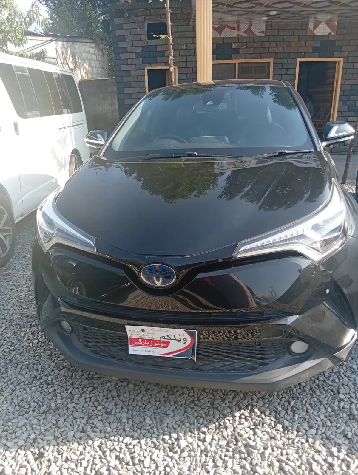 Toyota chr G 2018 — photo 1