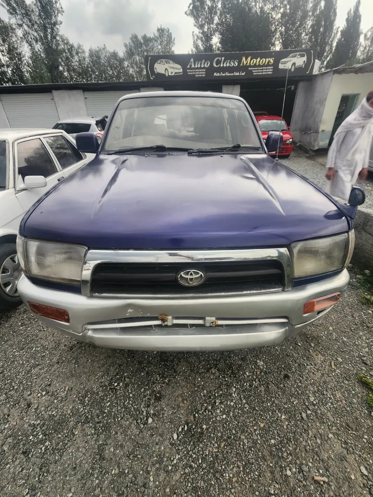 Toyota Hilux Surf 1996 — photo 1
