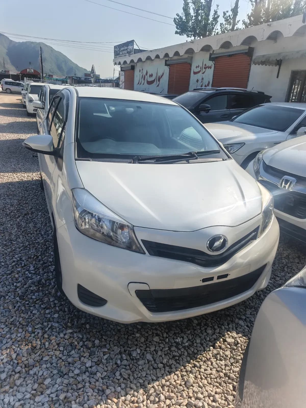 Toyota Vitz 2012 — photo 1