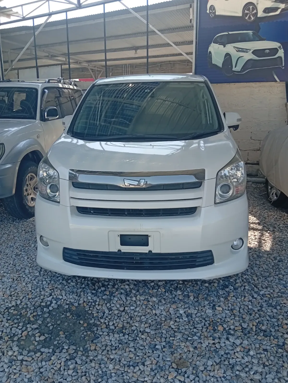 Toyota Noah/Voxy 2008 — photo 1