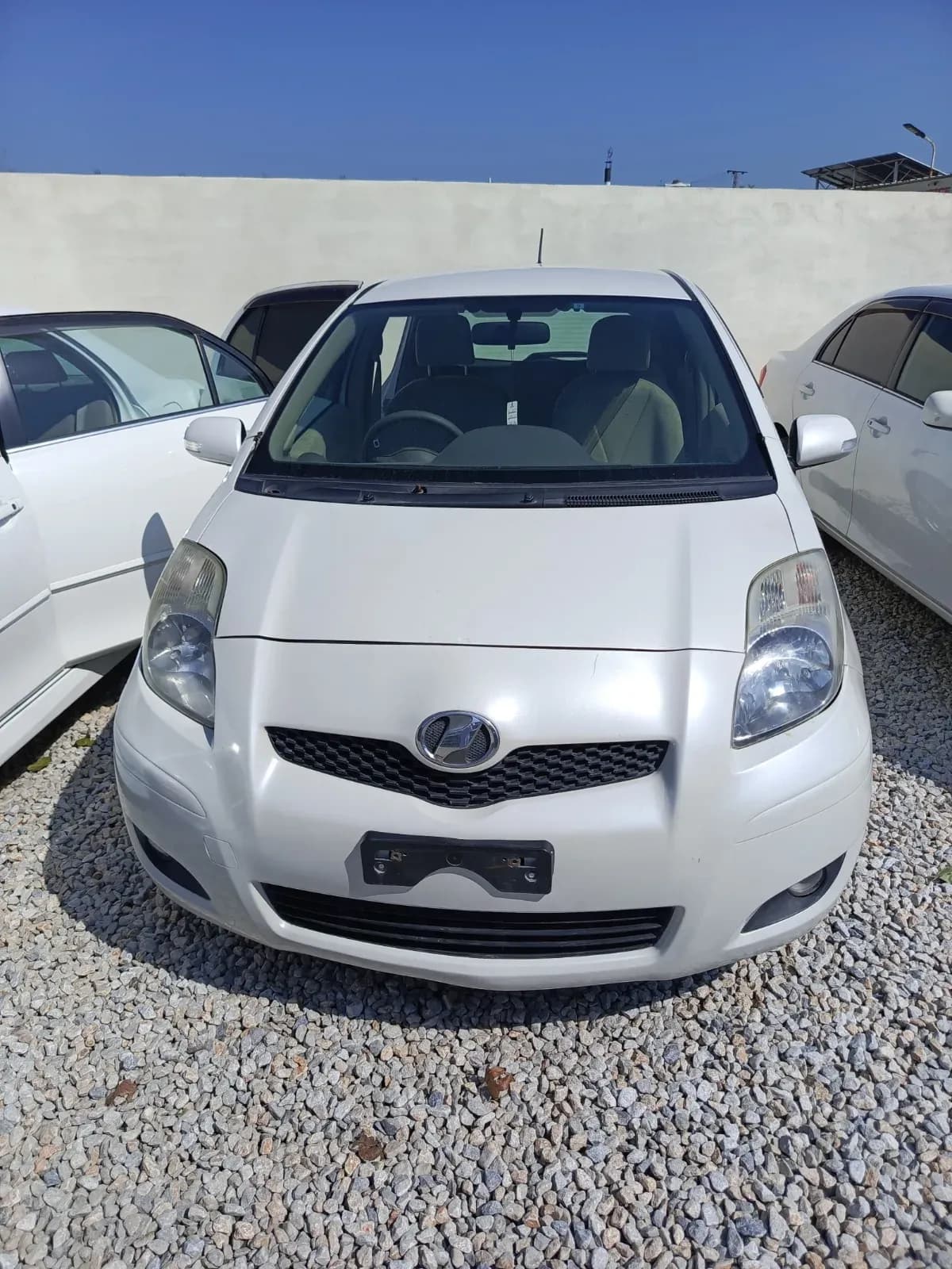 Toyota Vitz 2008 — photo 1
