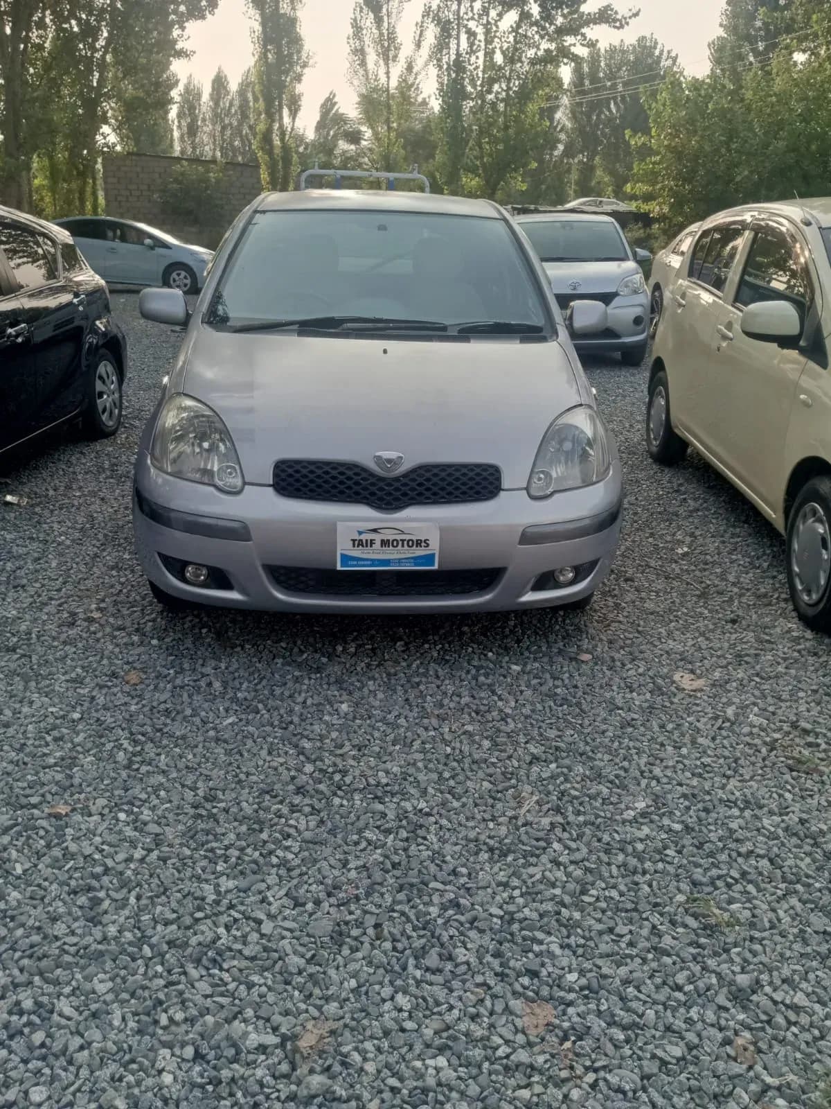 Toyota Vitz 2003 — photo 1