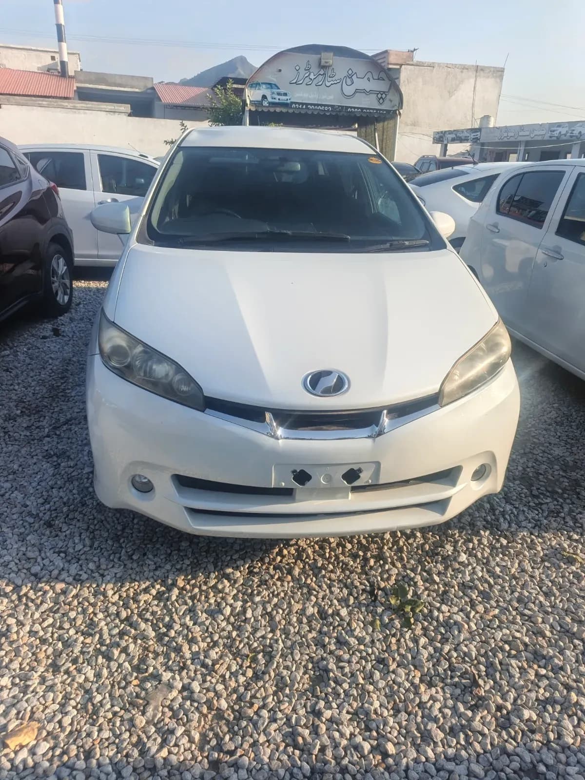 Toyota Wish 2010 — photo 1