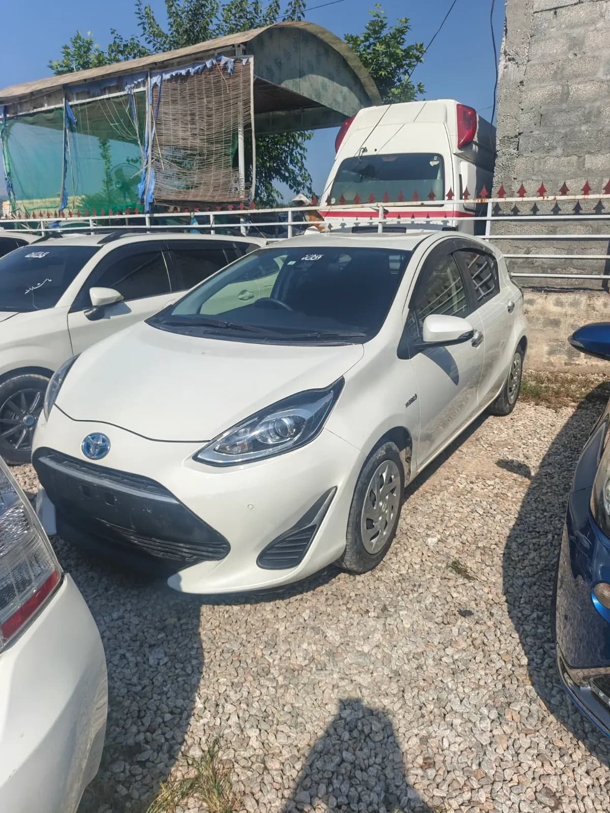 Toyota Aqua 2018 — photo 1
