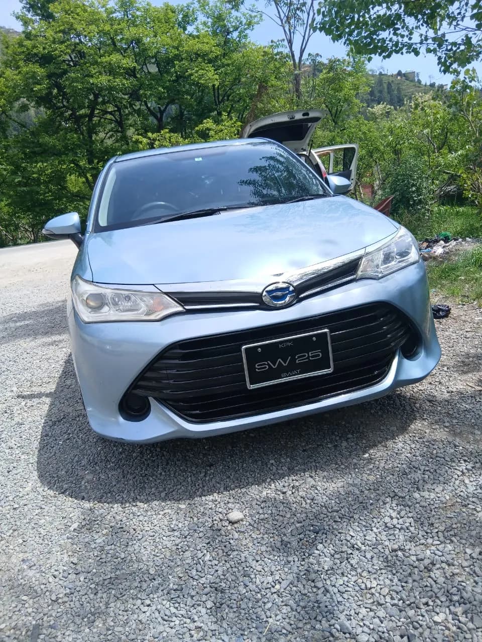 Toyota Axio Hybrid Fielder 2016 — photo 1