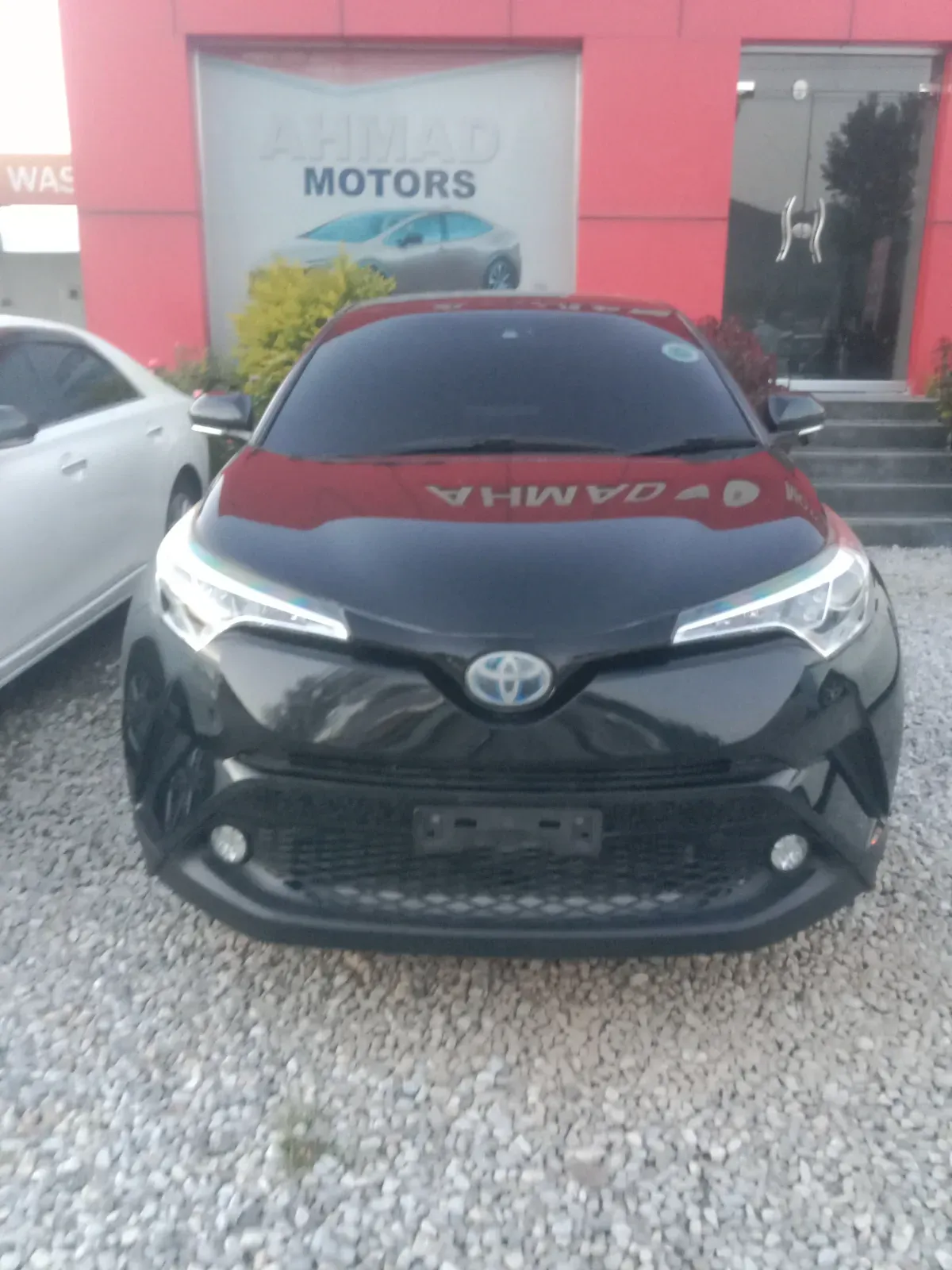 Toyota C-HR G 2018 — photo 1